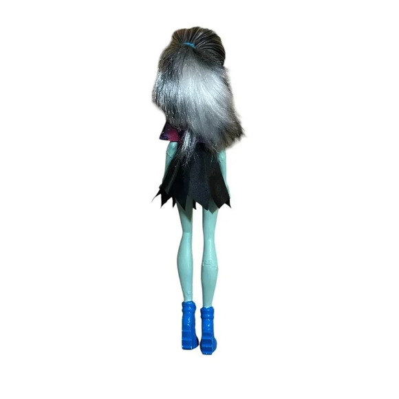 Monster High Ghoul Spirit Frankie Stein  Cheerleader Doll - Picture 4 of 6